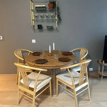Nordisk Moderne Med Parkering