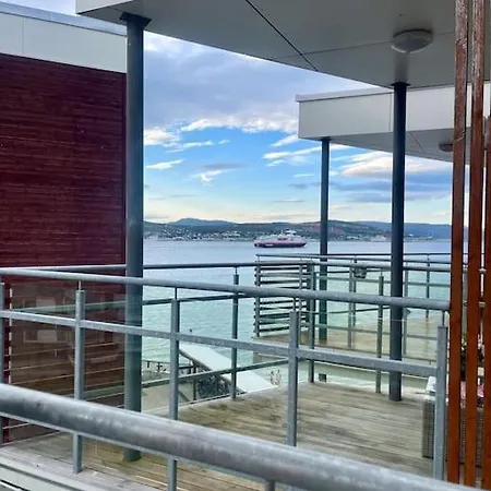 アパート Nordisk Moderne Med Parkering Tomasjorda