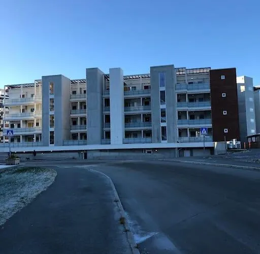 Apartment Nordisk Moderne Med Parkering Tomasjorda